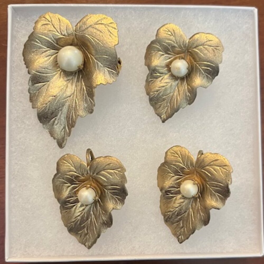 Vintage Sarah Coventry Gold Tone Faux Pearl Leaf Brooches and Earrings - Picture 1 of 8